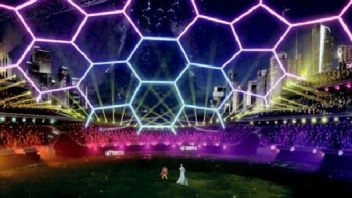 游走于<b>虚幻与真实</b>之间——《2060》灯光设计