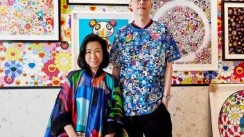 一对夫妇将他们的家改造成<b>村上隆</b>美术馆虚拟主播vox中国首播一小时营收破百万