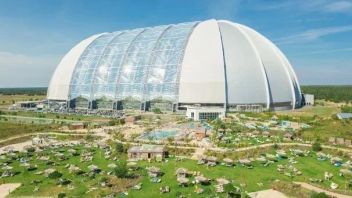 废弃飞机库变身欧洲最大的室内<b>水乐园</b>：热带岛屿天堂Tropical Islands Park