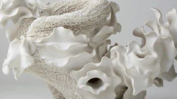 Noriko Kuresumi 向大海寻找她复杂的<b>瓷器</b>作品