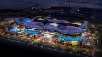 海岸上的“夕阳”之光，<b>cdf海口国际免税城</b>外立面照明
