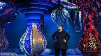 DIOR 2023秋冬大秀绝妙艺术装置