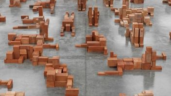 看<b>伦敦</b>雕塑大师用混凝土砖做成的艺术装置