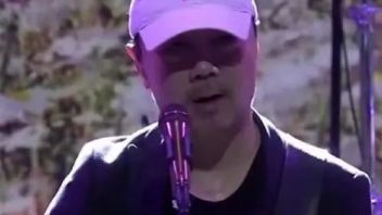 崔健<b>线上演唱会</b>，4500万人围观，整个朋友圈都被摇滚了