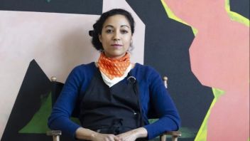 卡罗琳·肯特 Caroline Kent | 唤起黑色的<b>深空</b>感