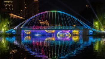 ​<b>北京发布</b>夜经济3.0政策！9条措施点亮“夜京城”