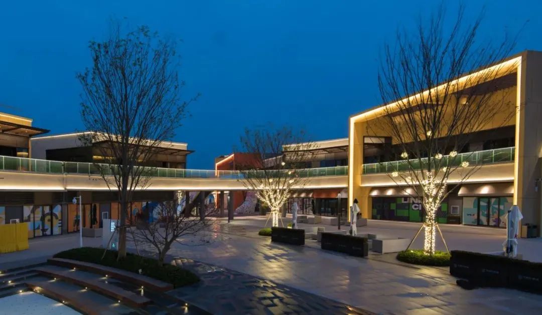 万科柏叶新城商业街照明设计