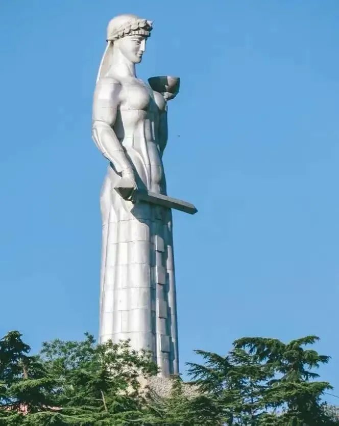 苏联女神雕像图片