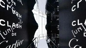 ShowTex | <b>沉浸式镜面</b>通道展现双面魅力Immersive mirrors serve as expo entrance