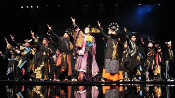 从摇滚京剧《水浒108》看中国戏曲的现代性追求——多元文化跨界的美学思路