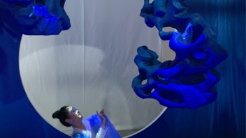 专区丨主动 灵动 生动——记第四届<b>中国舞台美术展</b>人物造型“动态展”