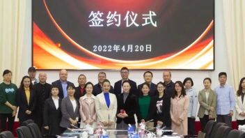 访企拓岗、力促就业：中央戏剧学院与<b>中国东方演艺集团</b>有限公司签署战略合作协议