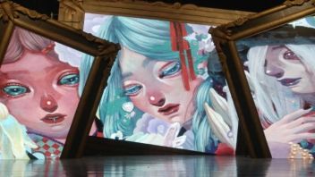 一部<b>艺术影片</b>，如何带领观众完成“在影像中观展”的体验？