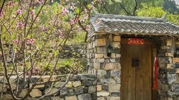 【乡村振兴】日均收入几十万、这个“空心村”是如何成为乡村度假综合体的？