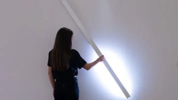 中性光的<b>交互式灯光装置</b>“BALANCE”