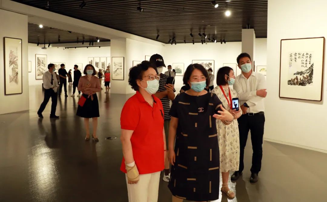 展讯0202生生不息史国娟水墨作品展在上海刘海粟美术馆开幕