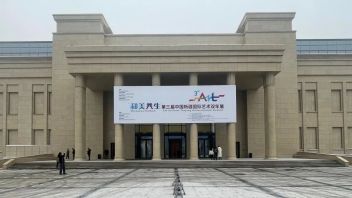 凤凰艺术｜从亚欧中心地出发的双年展，全方位展示新疆的国际视野
