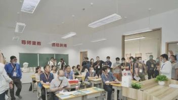 雷士照明携“<b>智慧校园</b>”亮相教育装备展，守护青少年儿童光健康未来