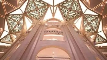 揭秘中央歌剧院音响系统构建凤凰于飞，辉煌艺术殿堂与高科技<b>音响技术</b>完美演绎
