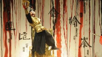 谭霈生：“中国演剧学派”在行进——看<b>王晓鹰</b>执导的《理查三世》所感