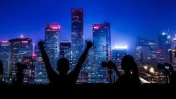 大力发展城市特色<b>夜间旅游</b>，焕发消费新活力