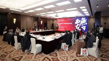 “2021无问西东邀请展”精彩开幕  “新文科背景下美术教育的未来”学术研讨会举行