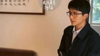 厅局风之后，中年男士穿搭开始流行<b>爸爸衫</b>？