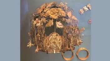 大英博物馆藏银鎏金花丝凤冠年代考证