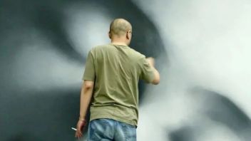 <b>张晓刚</b>：我相信眼下很多中国人都感到迷茫