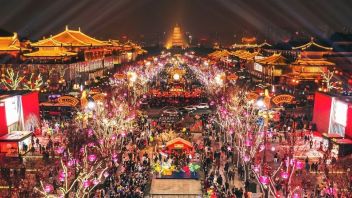商业沸腾：<b>网红城市</b>本该有的样子，回来了 | 城市好奇心
