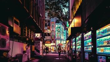 <b>上海豫园</b>旧校场路大变身！新国货入驻快闪街区，30个“集装箱”构建全新购买场景