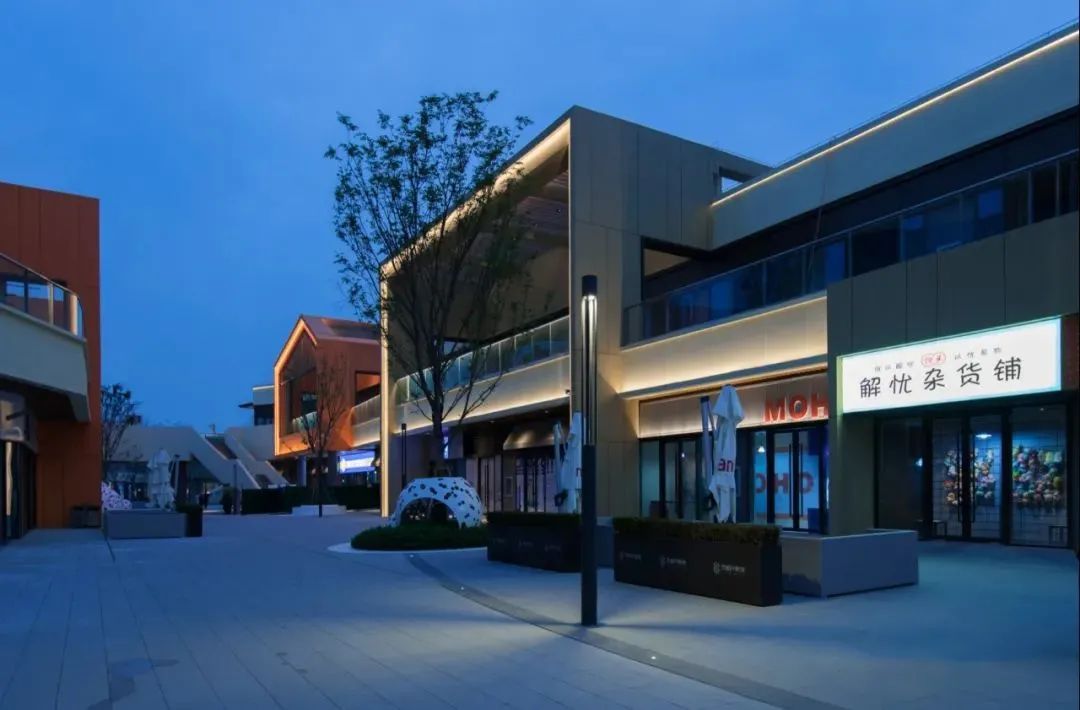 万科柏叶新城商业街照明设计