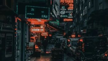 打造沉浸式历史主题展：以场景再现形式，融入投影、<b>多点触控</b>技术，复原犹太难民历史