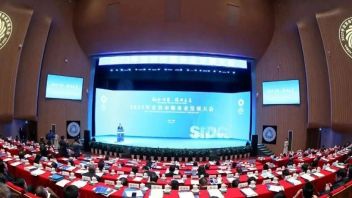 2023年宜宾市服务业发展大会成功举办，<b>巅峰智业</b>受邀出席