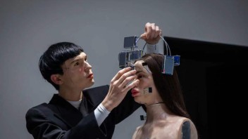 隐于闹市的艺术空间，如何诠释性别议题、隔离中的拥抱以及“人间乐园”
