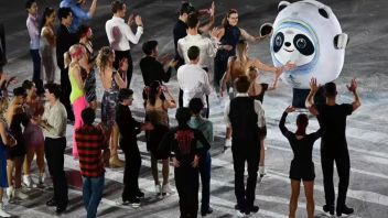 北京冬奥会圆满落幕 |  广美设计“冰墩墩”再次登上热搜榜首