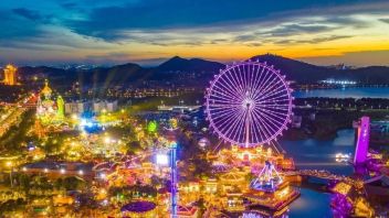 解锁旅游景区新玩法：无人机外卖、<b>汉服营销</b>、炫酷AR秀......