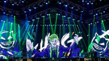 小鬼王琳凯<b>巡演幕后</b>制作：在悬疑朋克的音乐世界，寻找古斯特