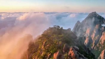【文化旅游】旅游业强势突围：消费潜力释放 业务模式调整