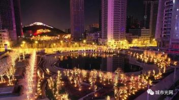 辞旧迎新！世界各地<b>跨年灯光秀</b>合集