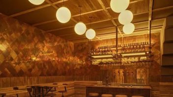Biertuin Centrum<b>酒吧灯光设计赏析</b>