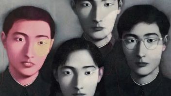 ​“从小家到大家”：一件特别的代表作，寄寓了<b>张晓刚</b>怎样的创作思维？