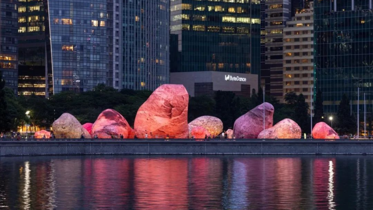 大型公共艺术装置《Iwagumi Air Scape》