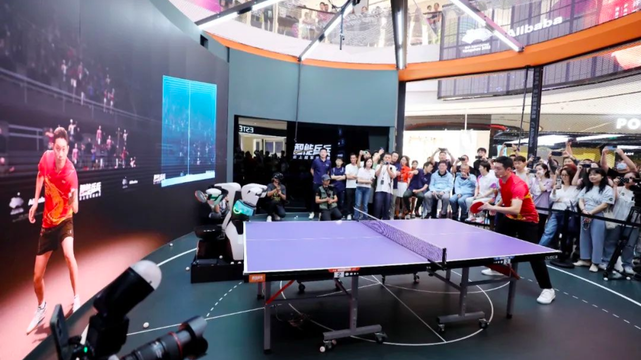 机器人装置《AI许昕》