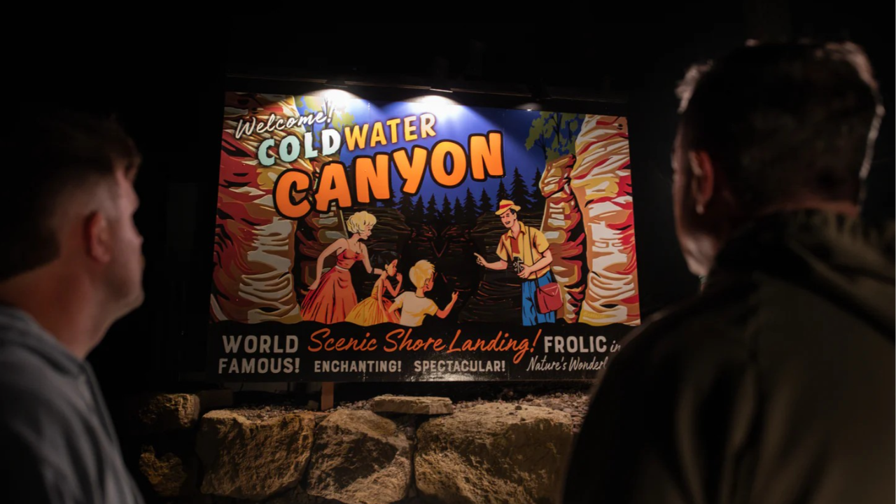 夜间游览项目《Ghost Boat at Dells Boat Tours》